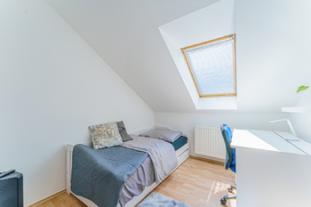 Prodej domu 306 m², Zlatníky-Hodkovice