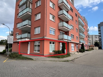 Pronájem obchodních prostor 150 m², Břeclav