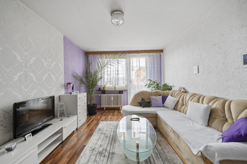 Pokoj 1 - obývák - Prodej bytu 4+1 v osobním vlastnictví 94 m², Hradec Králové