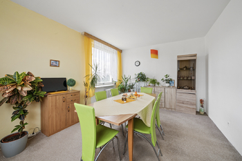 Pokoj 2 - jídelna - Prodej bytu 4+1 v osobním vlastnictví 94 m², Hradec Králové