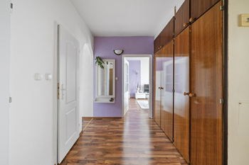Chodba - Prodej bytu 4+1 v osobním vlastnictví 94 m², Hradec Králové