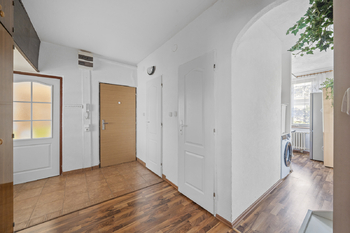 Chodba - Prodej bytu 4+1 v osobním vlastnictví 94 m², Hradec Králové