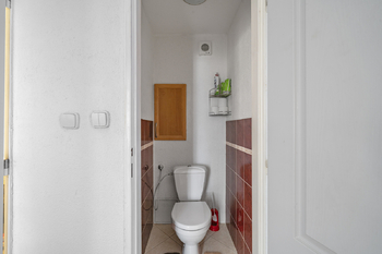 WC - Prodej bytu 4+1 v osobním vlastnictví 94 m², Hradec Králové