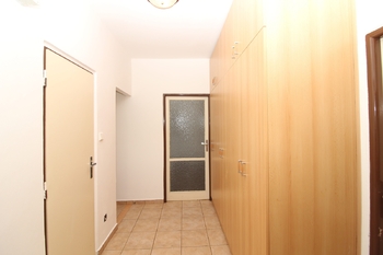chodba - Pronájem bytu 3+1 v osobním vlastnictví 74 m², Praha 10 - Záběhlice