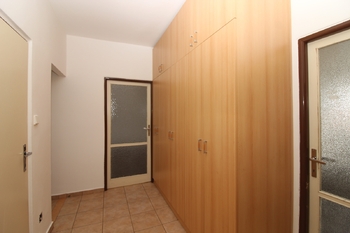 chodba - Pronájem bytu 3+1 v osobním vlastnictví 74 m², Praha 10 - Záběhlice