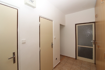 chodba - Pronájem bytu 3+1 v osobním vlastnictví 74 m², Praha 10 - Záběhlice
