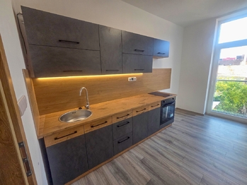 kuchyně - Pronájem bytu 1+1 v osobním vlastnictví 36 m², České Budějovice