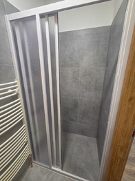 sprchový kout - Pronájem bytu 1+1 v osobním vlastnictví 36 m², České Budějovice