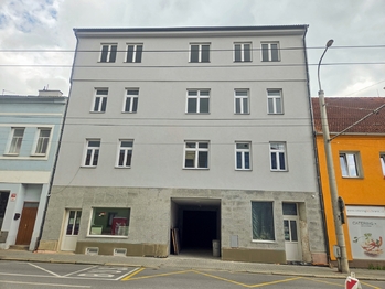 dům pohled ze severu - Pronájem bytu 1+1 v osobním vlastnictví 44 m², České Budějovice