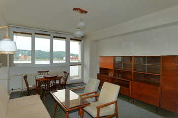 Obývací pokoj - Prodej bytu 3+1 v osobním vlastnictví 62 m², Sázava