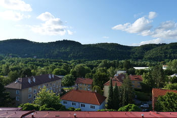 Výhled z ložnice - Prodej bytu 3+1 v osobním vlastnictví 62 m², Sázava