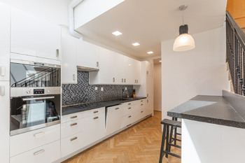Kuchyňský kout - Pronájem bytu 4+kk v osobním vlastnictví 188 m², Praha 5 - Smíchov