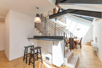 Obývací pokoj - Pronájem bytu 4+kk v osobním vlastnictví 188 m², Praha 5 - Smíchov