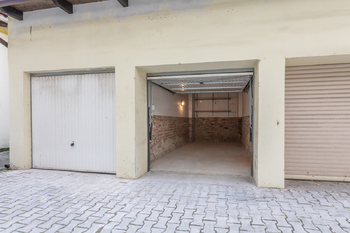 Garáž - Pronájem bytu 4+kk v osobním vlastnictví 188 m², Praha 5 - Smíchov