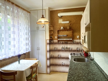 Kuchyň se spíží - Prodej bytu 3+1 v osobním vlastnictví 66 m², Semily