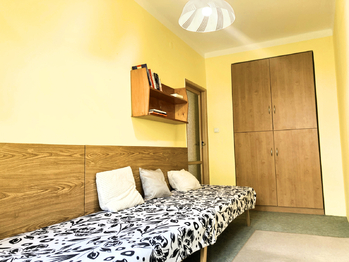 Pokoj - Prodej bytu 3+1 v osobním vlastnictví 66 m², Semily