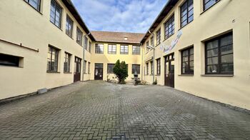 Pronájem skladovacích prostor 240 m², Černá Hora