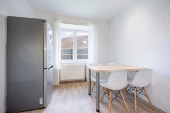 Prodej domu 158 m², Měcholupy