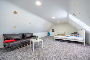 Prodej domu 158 m², Měcholupy
