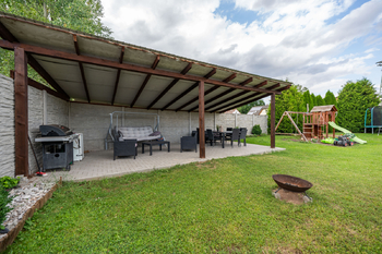 Prodej domu 158 m², Měcholupy