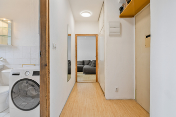 předsíň - Prodej bytu 2+kk v osobním vlastnictví 49 m², Beroun