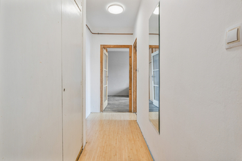 předsíň - Prodej bytu 2+kk v osobním vlastnictví 49 m², Beroun