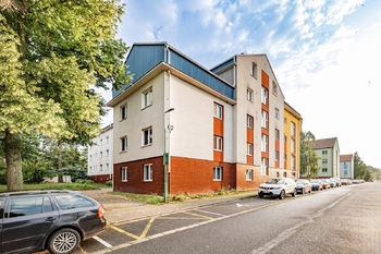 Budova - Prodej bytu 3+kk v osobním vlastnictví 81 m², Chvaletice 