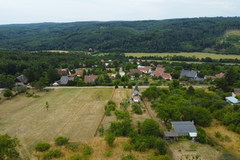 Prodej pozemku 1904 m², Omice