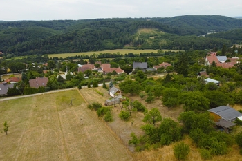 Prodej pozemku 1904 m², Omice