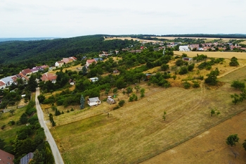 Prodej pozemku 1904 m², Omice