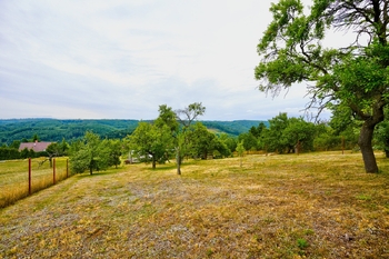 Prodej pozemku 1904 m², Omice
