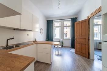 Pronájem bytu 3+kk v družstevním vlastnictví 75 m², Praha 8 - Libeň