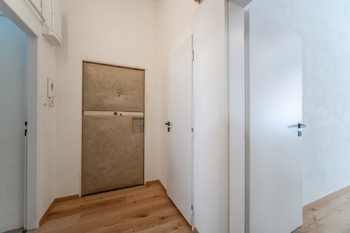 Pronájem bytu 3+kk v družstevním vlastnictví 75 m², Praha 8 - Libeň