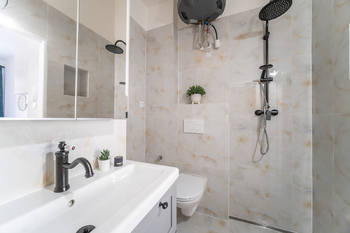 Pronájem bytu 3+kk v družstevním vlastnictví 75 m², Praha 8 - Libeň