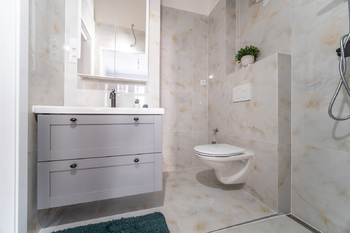 Pronájem bytu 3+kk v družstevním vlastnictví 75 m², Praha 8 - Libeň