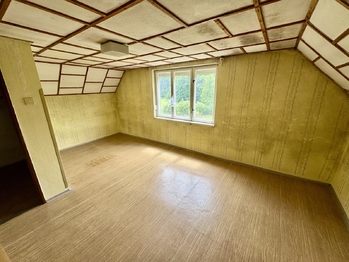Horní patro pokoj s výhledem - Prodej domu 201 m², Číčovice