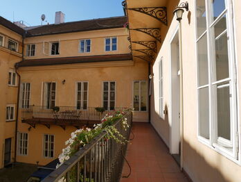 Pronájem kancelářských prostor 29 m², Praha 1 - Malá Strana