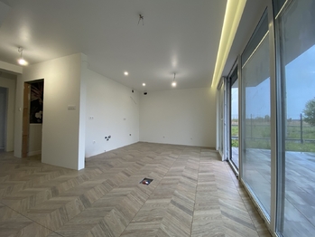+420 776 335 999, ladislav.urbancik@re-max.cz - Prodej bytu 2+kk v osobním vlastnictví 43 m², Łeba