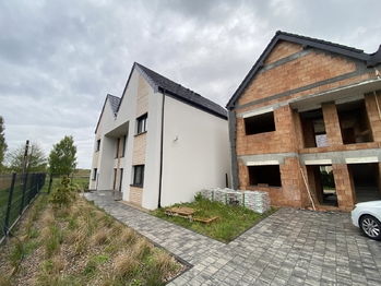 +420 776 335 999, ladislav.urbancik@re-max.cz - Prodej bytu 3+kk v osobním vlastnictví 79 m², Łeba