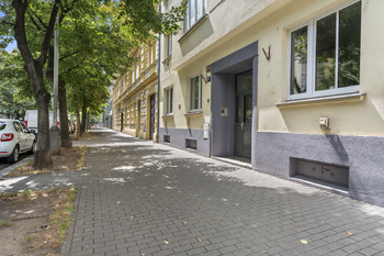 Prodej bytu 2+kk v osobním vlastnictví 47 m², Praha 7 - Holešovice