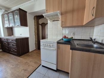 Kuchyňský kout - Prodej domu 199 m², Vraný