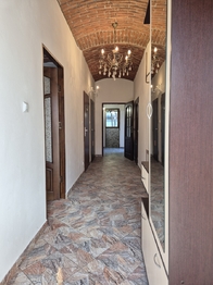Chodba - Prodej domu 199 m², Vraný