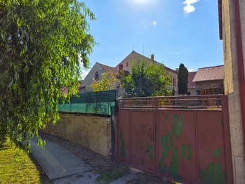 Vrata do zahrady - Prodej domu 199 m², Vraný