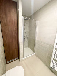 Prodej bytu 1+kk v osobním vlastnictví 40 m², Praha 8 - Libeň