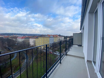 Prodej bytu 1+kk v osobním vlastnictví 40 m², Praha 8 - Libeň