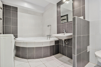 Prodej bytu 2+kk v osobním vlastnictví 44 m², Praha 4 - Podolí