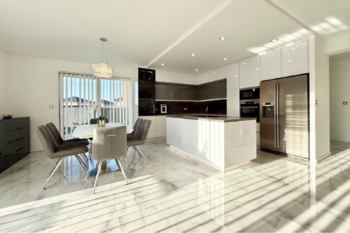 jídelna + kuchyňský kout - Prodej domu 220 m², Polerady