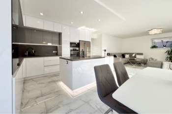 kuchyňský kout - Prodej domu 220 m², Polerady