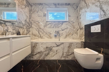 koupelna  - Prodej domu 220 m², Polerady