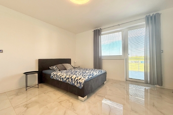 pokoj - Prodej domu 220 m², Polerady